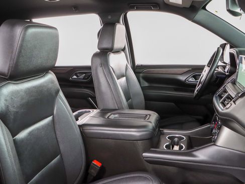 Used 2023 Chevrolet Suburban LT image 30