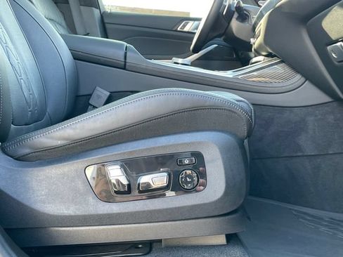 Used 2025 BMW X7 M60i AWD/4WD image 78
