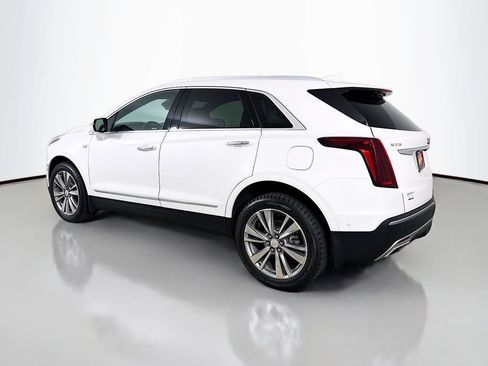 Used 2022 Cadillac XT5 Premium Luxury w/ Technology Package AWD/4WD image 6