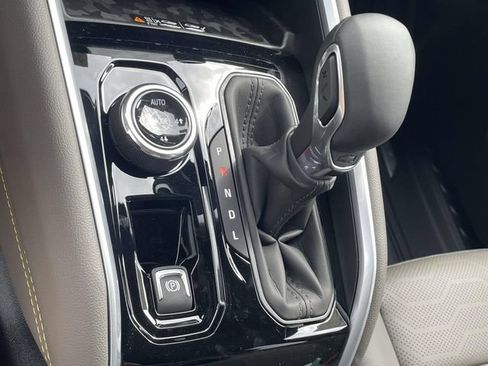 New 2026 Chevrolet Colorado ZR2 w/ Technology Package AWD/4WD image 16