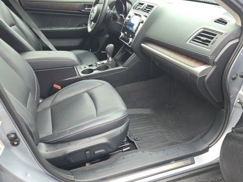 Used 2019 Subaru Outback 2.5i Limited w/ Popular Package #2 image 9