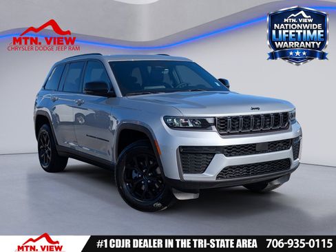 New 2026 Jeep Grand Cherokee Altitude AWD/4WD image 1