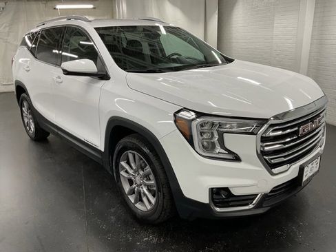 Used 2024 GMC Terrain SLT image 7