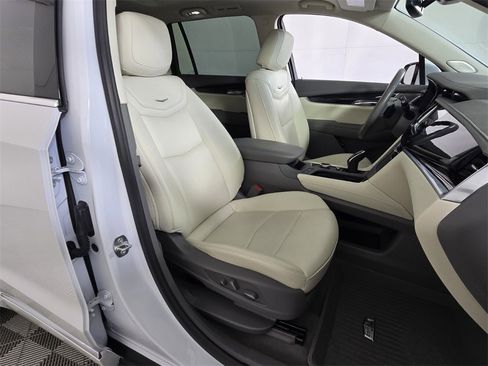 Used 2024 Cadillac XT6 Premium Luxury w/ LPO, Floor Liner Package image 20