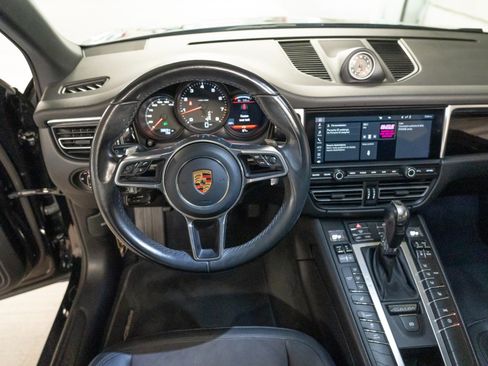Certified 2020 Porsche Macan AWD/4WD image 26