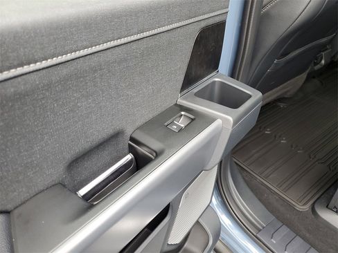 Used 2023 Ford F350 Lariat image 9