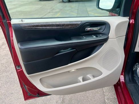 Used 2011 Dodge Grand Caravan Express FWD image 10