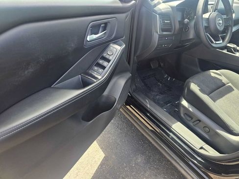 Used 2024 Nissan Rogue SV FWD image 21