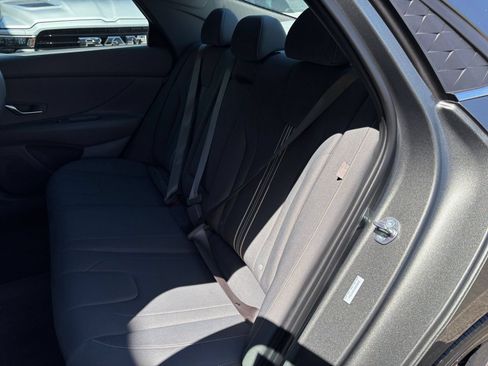 Used 2025 Hyundai Elantra SEL FWD image 34