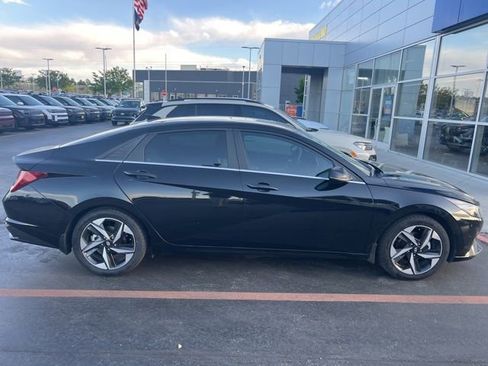 Used 2023 Hyundai Elantra Limited FWD image 5