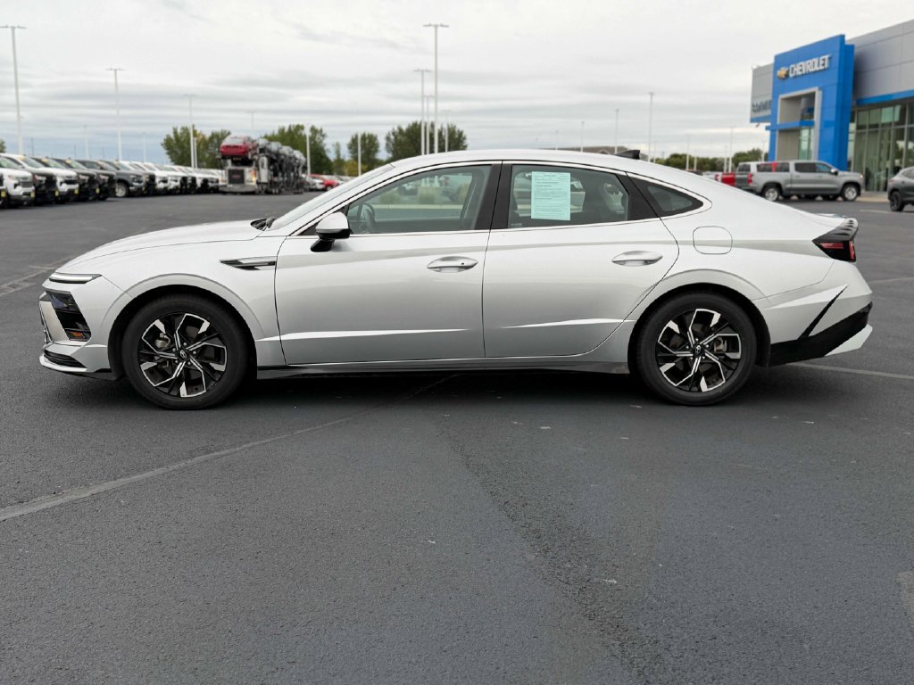 Used 2025 Hyundai Sonata SEL FWD image 11