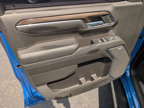 Used 2022 Chevrolet Silverado 1500 LT Trail Boss w/ LT Trail Boss Premium Package AWD/4WD image 17