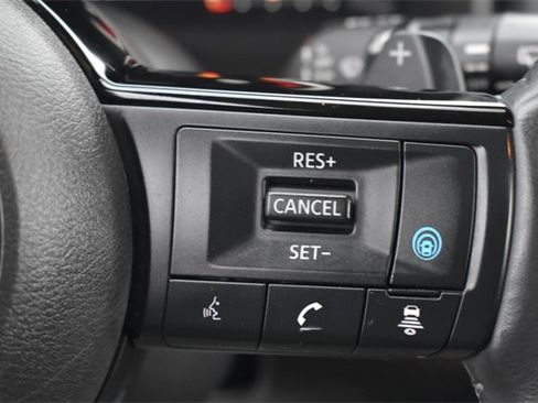 Used 2021 Nissan Rogue Platinum image 31