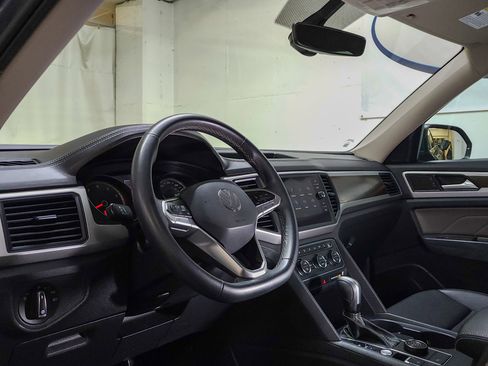 Used 2021 Volkswagen Atlas SE image 42