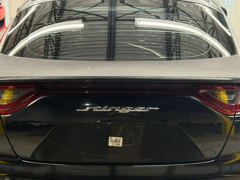 Used 2019 Kia Stinger RWD image 11