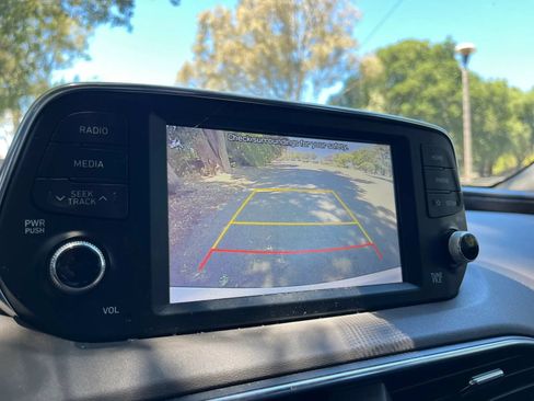 Used 2020 Hyundai Santa Fe SEL FWD image 12