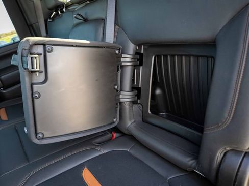 Used 2023 GMC Sierra 2500 AT4 w/ AT4 Premium Plus Package AWD/4WD image 11