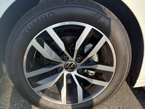 Used 2026 Volkswagen Jetta SE image 7