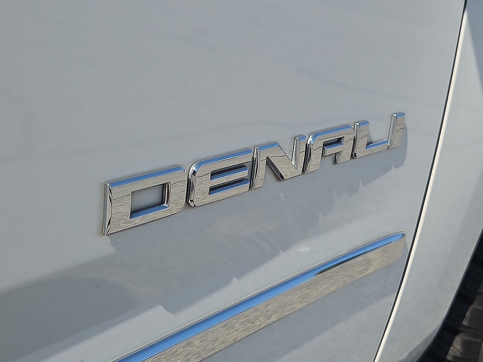 Certified 2018 GMC Yukon Denali w/ Denali Ultimate Package AWD/4WD image 16