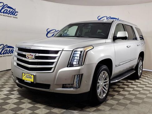 Used 2018 Cadillac Escalade 2WD image 5