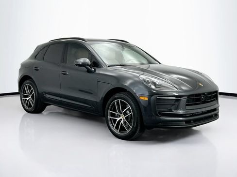 Used 2026 Porsche Macan AWD/4WD image 9