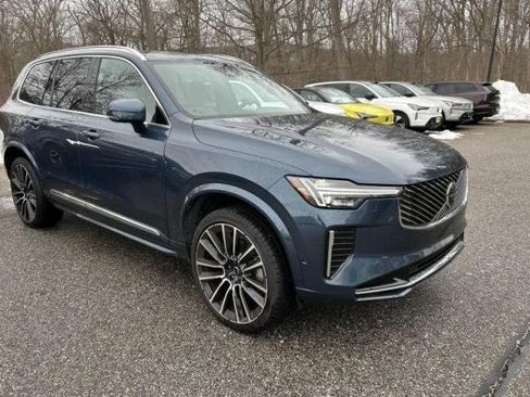 Used 2025 Volvo XC90 B6 Plus image 2