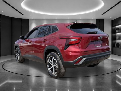 Certified 2024 Chevrolet Trax RS w/ Driver Confidence Package FWD image 5