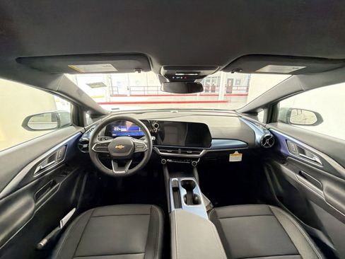 New 2026 Chevrolet Equinox EV LT image 23