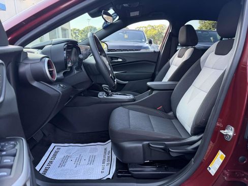 Used 2024 Chevrolet Trax RS w/ Driver Confidence Package FWD image 9