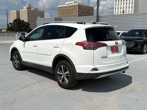 Used 2016 Toyota RAV4 XLE w/ Convenience Package FWD image 3