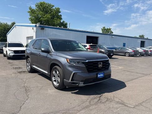 Used 2025 Honda Pilot EX-L image 2