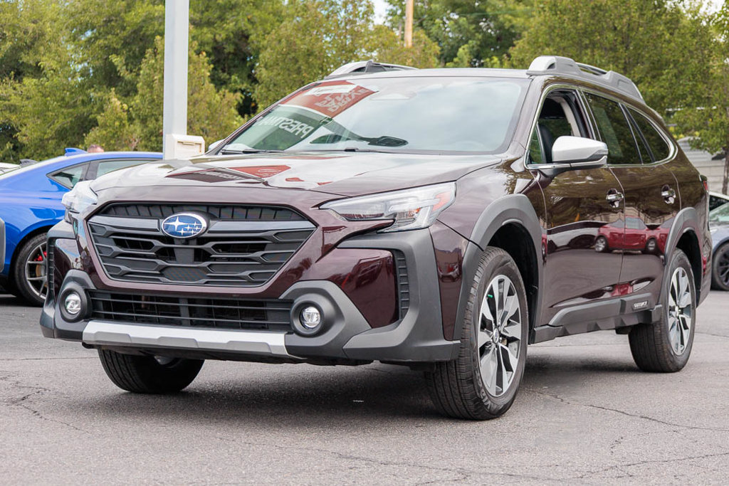 Used 2025 Subaru Outback Touring XT AWD/4WD image 13