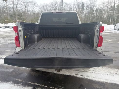 Certified 2021 Chevrolet Silverado 1500 LT Trail Boss w/ LPO, Dark Essentials Package image 5