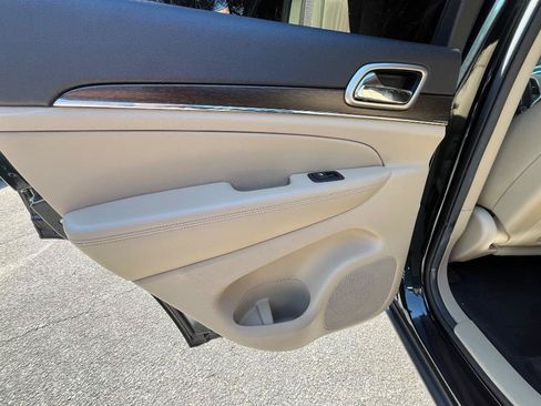 Used 2014 Jeep Grand Cherokee Limited AWD/4WD image 35