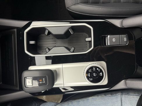 New 2025 Mitsubishi Outlander SEL image 25