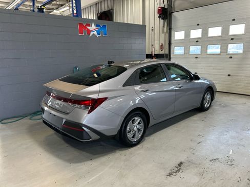 New 2026 Hyundai Elantra SE w/ Cargo Package image 3