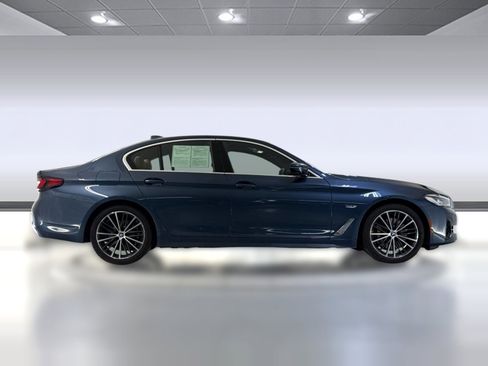 Used 2023 BMW 530e 530e w/ Premium Package image 7