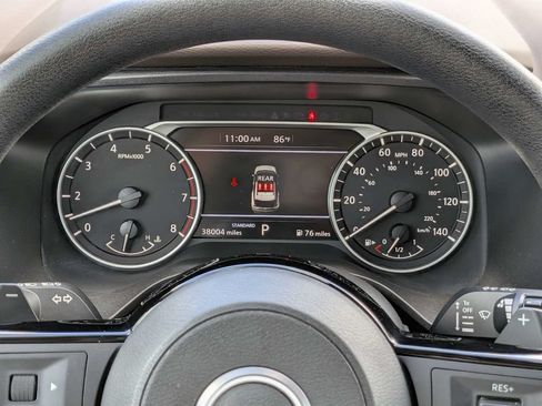Used 2023 Nissan Rogue SV FWD image 27