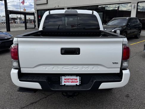Used 2023 Toyota Tacoma TRD Sport image 5