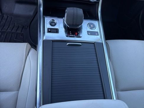 Used 2021 Jaguar XF R-Dynamic SE image 30