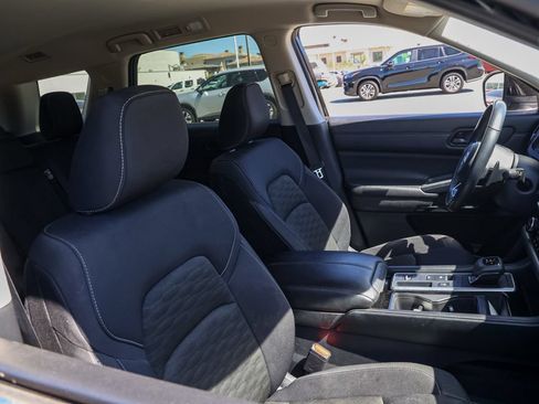 Used 2024 Nissan Pathfinder SV FWD image 21