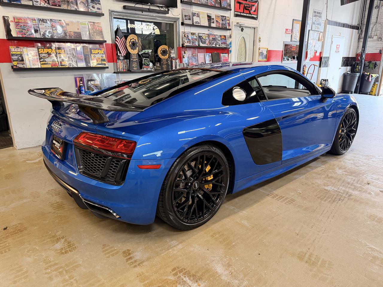 Used 2018 Audi R8 V10 AWD/4WD image 5