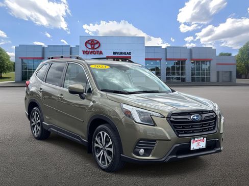 Used 2023 Subaru Forester Limited AWD/4WD image 2