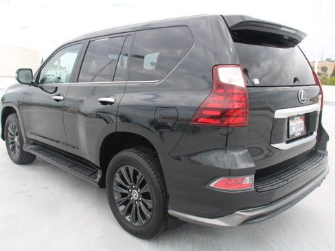 Used 2022 Lexus GX 460 Premium w/ Accessory Package AWD/4WD image 5