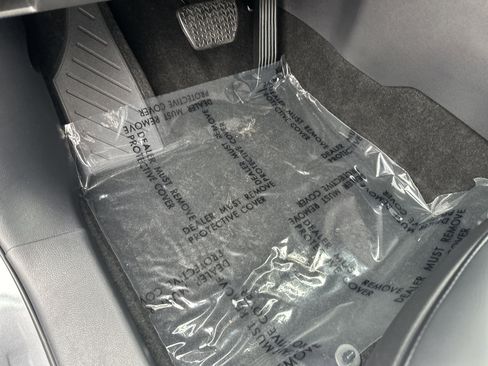 Certified 2025 Toyota Highlander XSE image 17