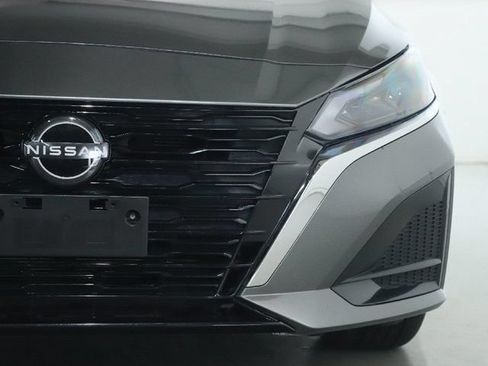 Used 2024 Nissan Altima 2.5 SV w/ SV Premium Package AWD/4WD image 7