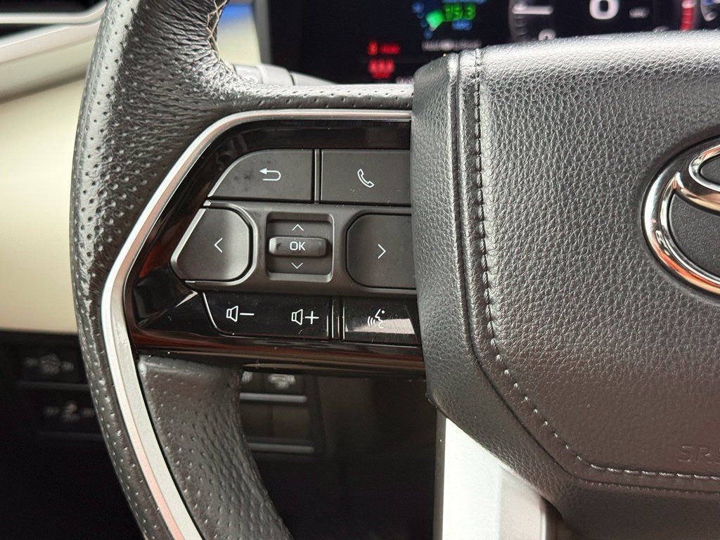 Used 2024 Toyota Tundra Capstone AWD/4WD image 30