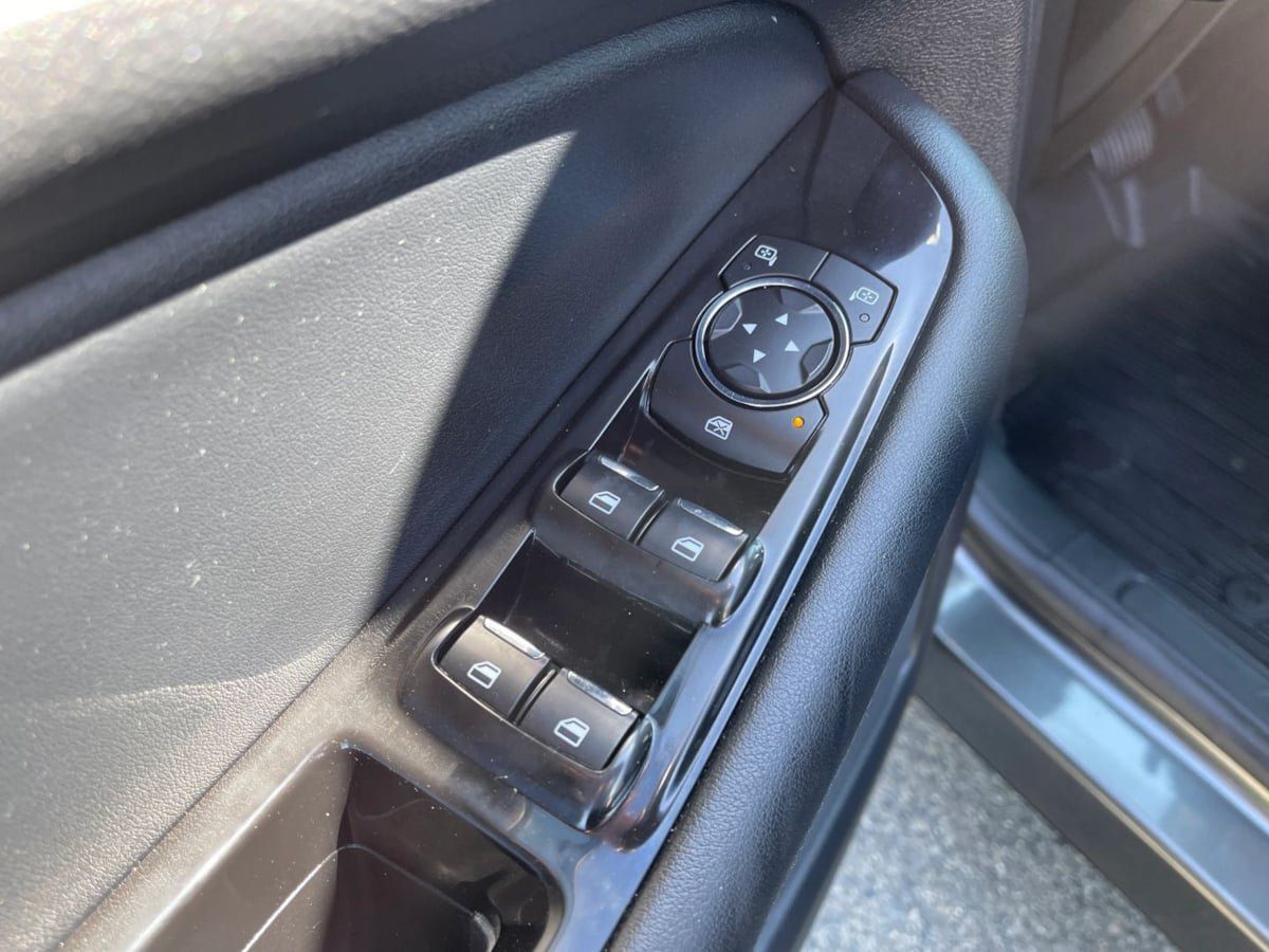 Used 2020 Ford Edge SEL AWD/4WD image 18