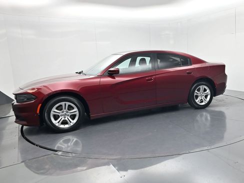 Used 2020 Dodge Charger SXT w/ Leather Interior Group RWD image 4