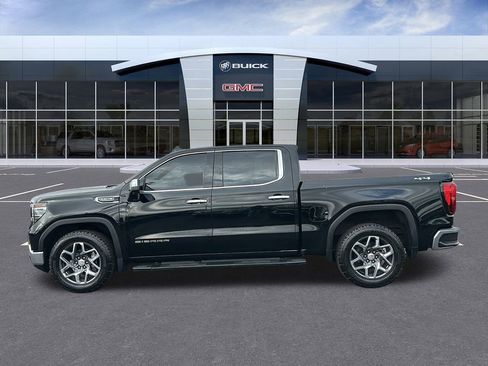 Used 2022 GMC Sierra 1500 SLT w/ SLT Convenience Package image 2